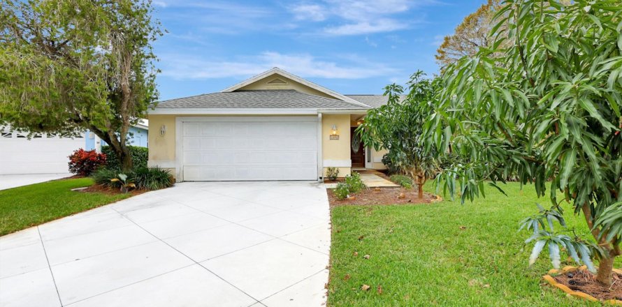 Casa en Palm City, Florida 3 dormitorios, 176.79 m2 № 968216