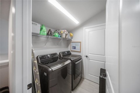 Condo in Sarasota, Florida, 3 bedrooms № 2198309 - photo 23