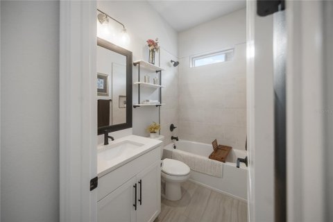 Condo in Sarasota, Florida, 3 bedrooms № 2198309 - photo 6