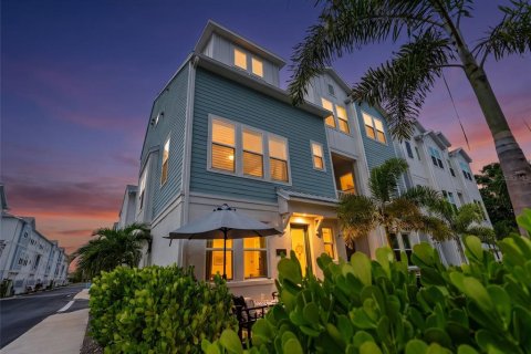 Condo in Sarasota, Florida, 3 bedrooms  № 2198309