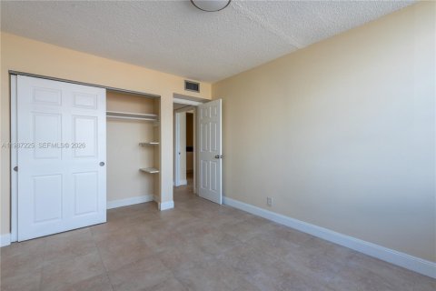 Copropriété à louer à North Miami Beach, Floride: 2 chambres, 103.31 m2 № 2046650 - photo 14
