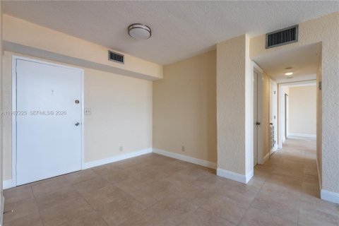 Copropriété à louer à North Miami Beach, Floride: 2 chambres, 103.31 m2 № 2046650 - photo 12