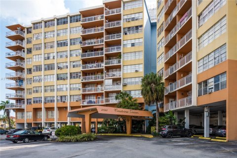 Condo à North Miami Beach, Floride, 2 chambres  № 2046650