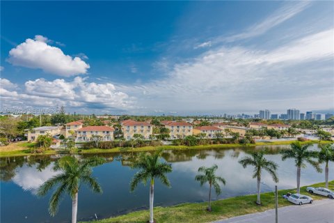 Copropriété à louer à North Miami Beach, Floride: 2 chambres, 103.31 m2 № 2046650 - photo 29