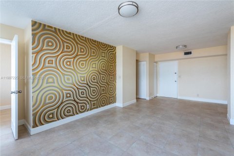 Copropriété à louer à North Miami Beach, Floride: 2 chambres, 103.31 m2 № 2046650 - photo 6