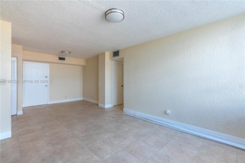 Copropriété à louer à North Miami Beach, Floride: 2 chambres, 103.31 m2 № 2046650 - photo 7