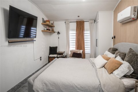 House in Hollywood, Florida 3 bedrooms, 130.06 sq.m. № 1992267 - photo 29