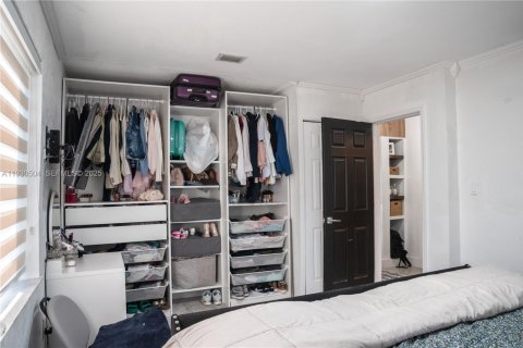 House in Hollywood, Florida 3 bedrooms, 130.06 sq.m. № 1992267 - photo 20