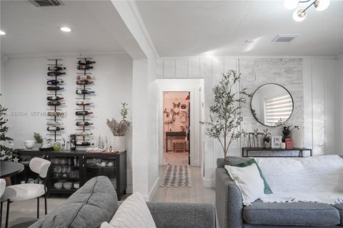 House in Hollywood, Florida 3 bedrooms, 130.06 sq.m. № 1992267 - photo 17