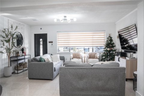 House in Hollywood, Florida 3 bedrooms, 130.06 sq.m. № 1992267 - photo 15