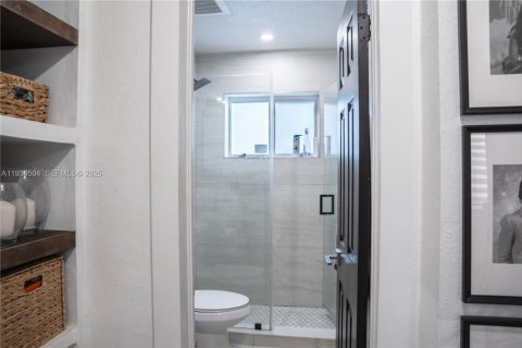 House in Hollywood, Florida 3 bedrooms, 130.06 sq.m. № 1992267 - photo 25