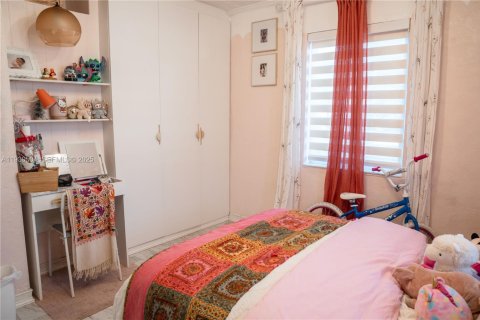 House in Hollywood, Florida 3 bedrooms, 130.06 sq.m. № 1992267 - photo 22