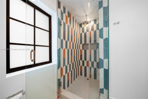 Villa ou maison à vendre à Miami, Floride: 4 chambres, 236.81 m2 № 1956013 - photo 26