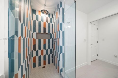 Villa ou maison à vendre à Miami, Floride: 4 chambres, 236.81 m2 № 1956013 - photo 27