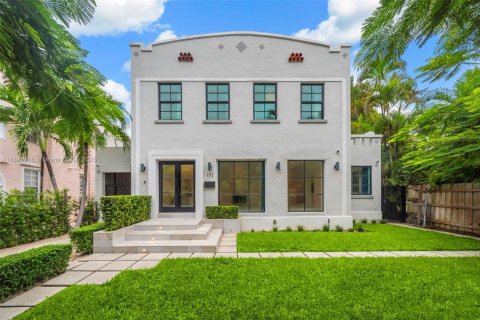 Villa ou maison à vendre à Miami, Floride: 4 chambres, 236.81 m2 № 1956013 - photo 1