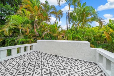 Villa ou maison à vendre à Miami, Floride: 4 chambres, 236.81 m2 № 1956013 - photo 14