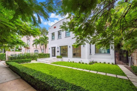 Villa ou maison à vendre à Miami, Floride: 4 chambres, 236.81 m2 № 1956013 - photo 2