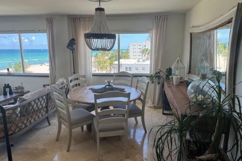 Condo in Hollywood, Florida, 2 bedrooms № 2182469 - photo 4