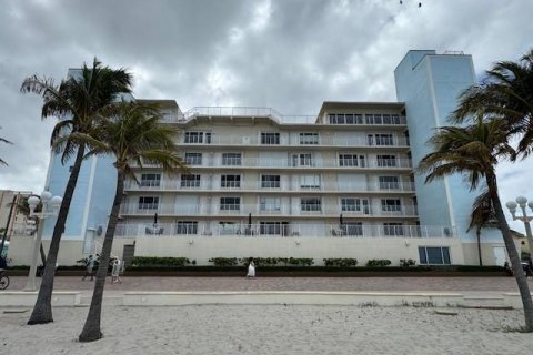 Condo in Hollywood, Florida, 2 bedrooms № 2182469