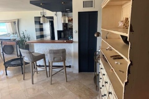 Condo in Hollywood, Florida, 2 bedrooms № 2182469 - photo 9