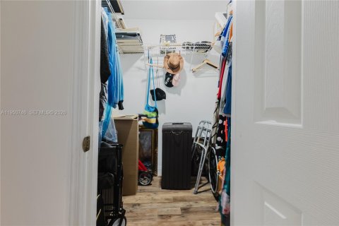 Condominio en venta en Margate, Florida, 1 dormitorio, 66.89 m2 № 2007637 - foto 15