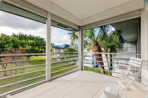 Condominio en venta en Margate, Florida, 1 dormitorio, 66.89 m2 № 2007637 - foto 18
