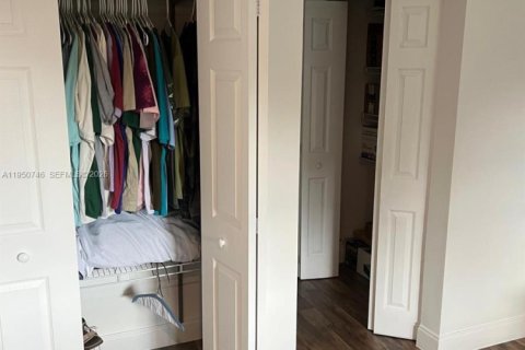 Condominio en venta en Margate, Florida, 1 dormitorio, 66.89 m2 № 2007637 - foto 17