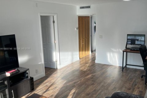 Condominio en venta en Margate, Florida, 1 dormitorio, 66.89 m2 № 2007637 - foto 7