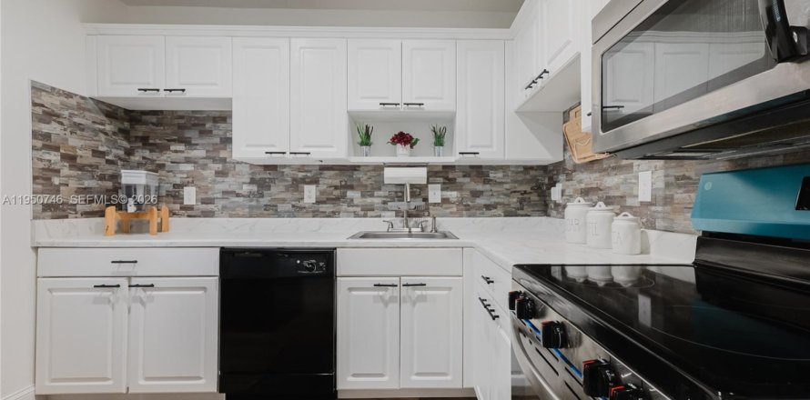 Condominio en Margate, Florida, 1 dormitorio  № 2007637