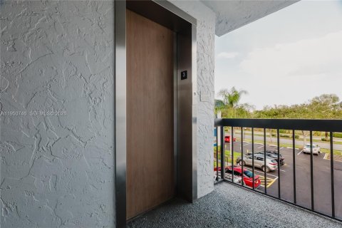 Condominio en venta en Margate, Florida, 1 dormitorio, 66.89 m2 № 2007637 - foto 27