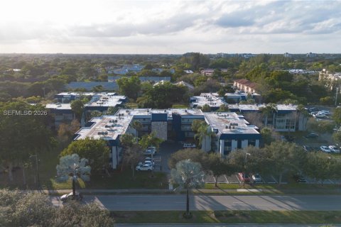 Condominio en venta en Margate, Florida, 1 dormitorio, 66.89 m2 № 2007637 - foto 28