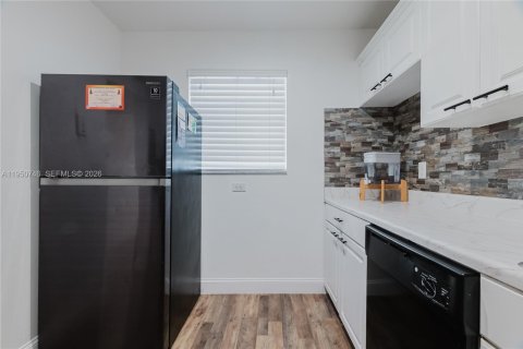 Condominio en venta en Margate, Florida, 1 dormitorio, 66.89 m2 № 2007637 - foto 3