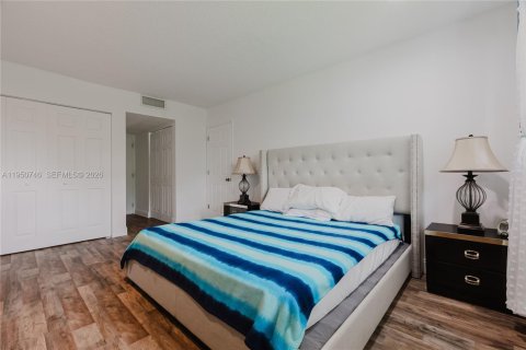 Condominio en venta en Margate, Florida, 1 dormitorio, 66.89 m2 № 2007637 - foto 13