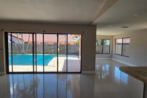 Villa ou maison à vendre à Lauderhill, Floride: 3 chambres, 175.96 m2 № 2190348 - photo 5