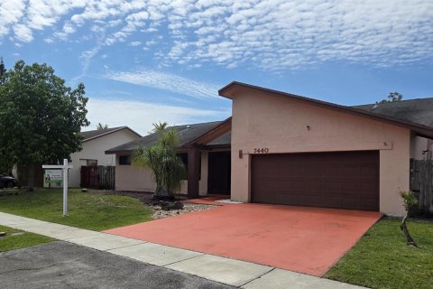 Villa ou maison à Lauderhill, Floride 3 chambres, 175.96 m2 № 2190348