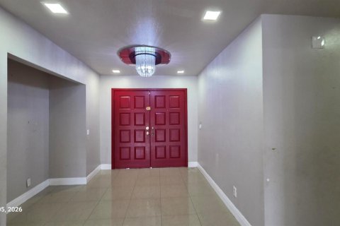 Villa ou maison à vendre à Lauderhill, Floride: 3 chambres, 175.96 m2 № 2190348 - photo 3