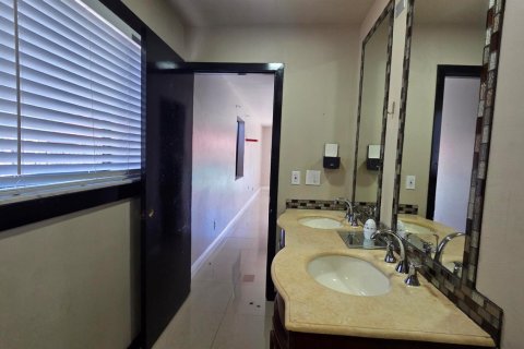 Villa ou maison à vendre à Lauderhill, Floride: 3 chambres, 175.96 m2 № 2190348 - photo 15