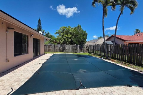 Villa ou maison à vendre à Lauderhill, Floride: 3 chambres, 175.96 m2 № 2190348 - photo 20