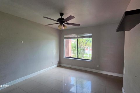 Villa ou maison à vendre à Lauderhill, Floride: 3 chambres, 175.96 m2 № 2190348 - photo 18