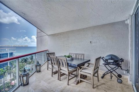 Condo in Miami Beach, Florida, 2 bedrooms  № 1991998 - photo 6