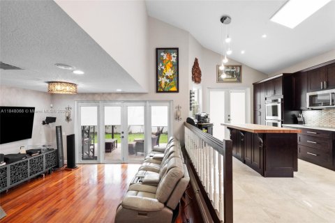 Villa ou maison à vendre à Miramar, Floride: 4 chambres, 222.13 m2 № 1848872 - photo 17