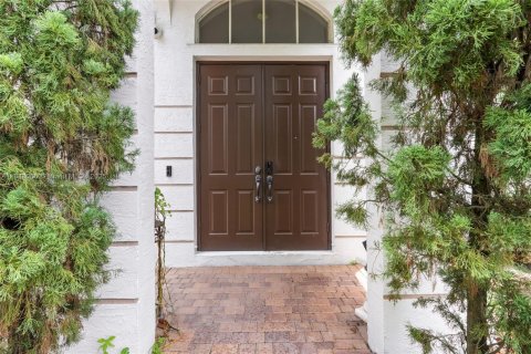 Villa ou maison à vendre à Miramar, Floride: 4 chambres, 222.13 m2 № 1848872 - photo 4
