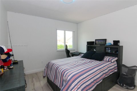House in Doral, Florida 4 bedrooms, 237.83 sq.m. № 1927375 - photo 28