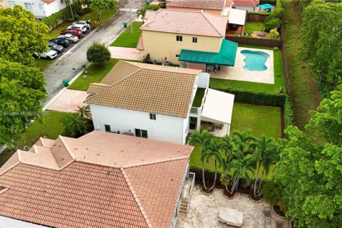 House in Doral, Florida 4 bedrooms, 237.83 sq.m. № 1927375 - photo 5