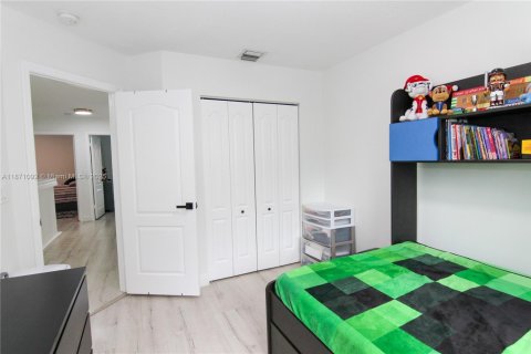 House in Doral, Florida 4 bedrooms, 237.83 sq.m. № 1927375 - photo 30