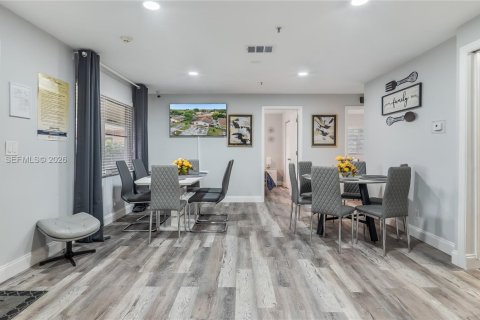 Propiedad comercial en venta en Lauderhill, Florida № 2029544 - foto 3
