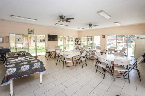 Condominio en venta en Hollywood, Florida, 2 dormitorios, 60.39 m2 № 1705377 - foto 26