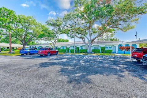 Copropriété à vendre à Seminole, Floride: 2 chambres, 109.62 m2 № 1683064 - photo 3