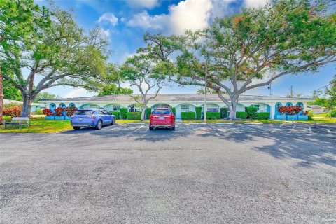 Copropriété à vendre à Seminole, Floride: 2 chambres, 109.62 m2 № 1683064 - photo 2
