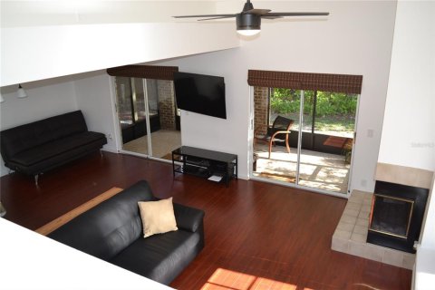 Townhouse in Palm Harbor, Florida 2 bedrooms, 157.93 sq.m. № 2378011 - photo 11